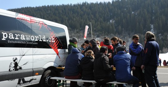 Über 100 Pilotinnen und Piloten am Saisonstartfliegen 2018 von paraworld.ch in Fiesch!