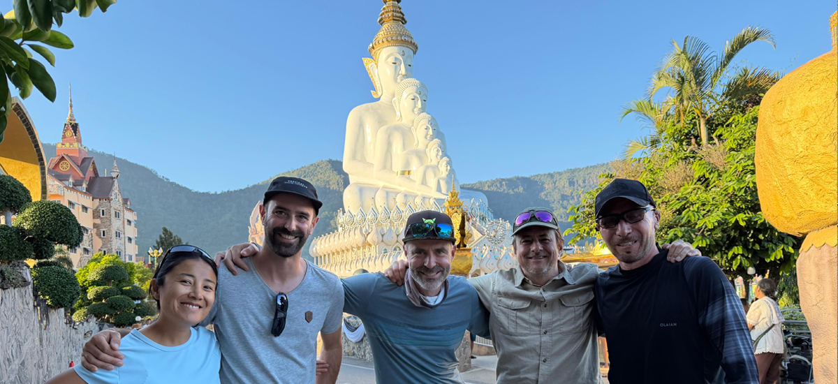 ...paragliding paraglidingtravel thailand temple paraworld ch