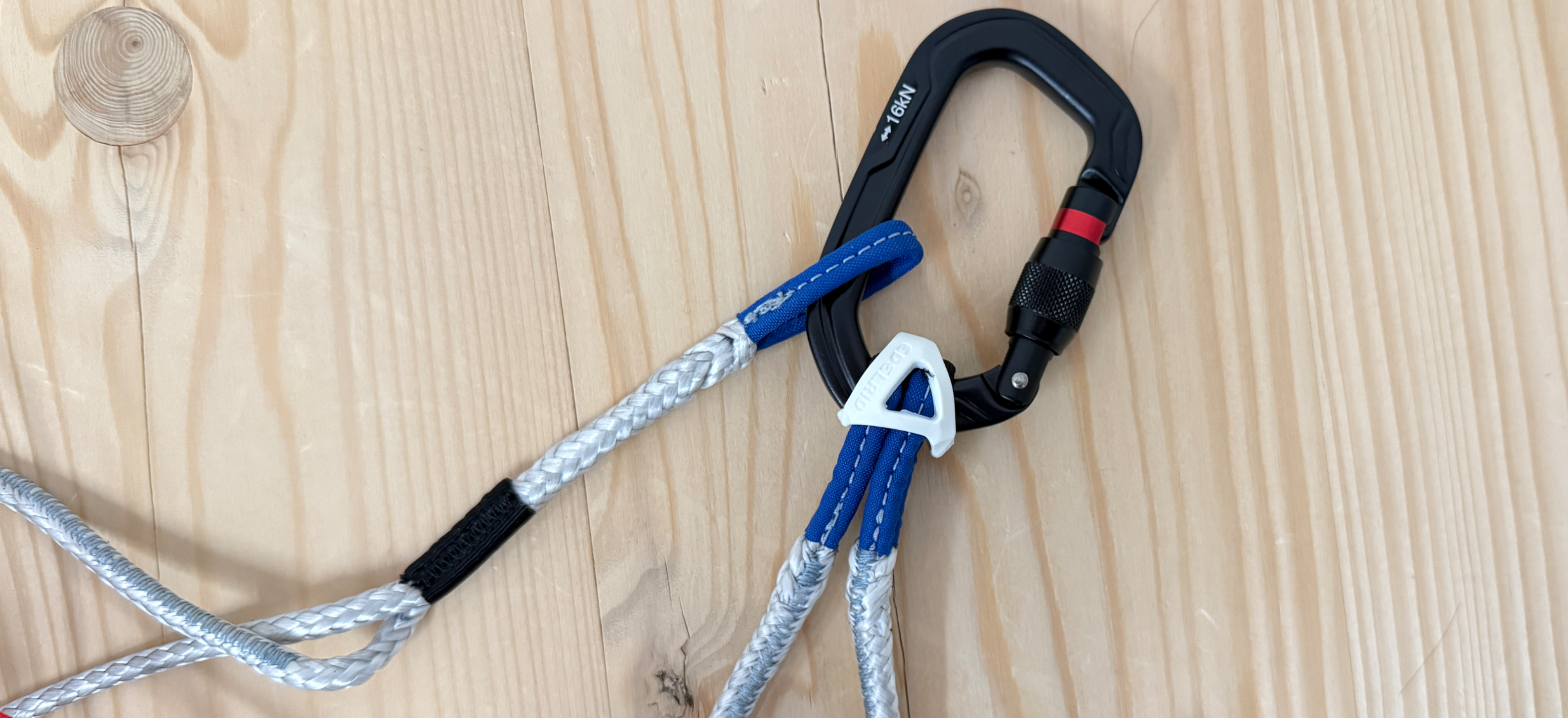 ...paragliding schweiz strapless detail1